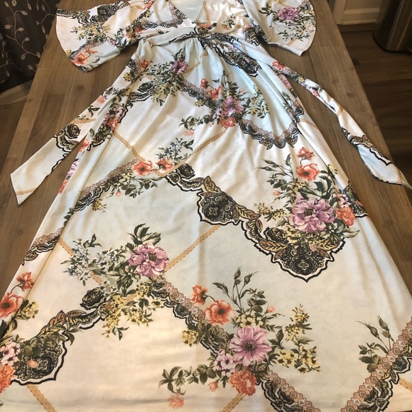 Jessica Simpson Maternity Dress - Picture 2 of 3